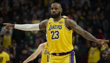 世界杯直播下载中心-有些纠结？Shams：詹姆斯还没想好赛季结束后是退役还是换队